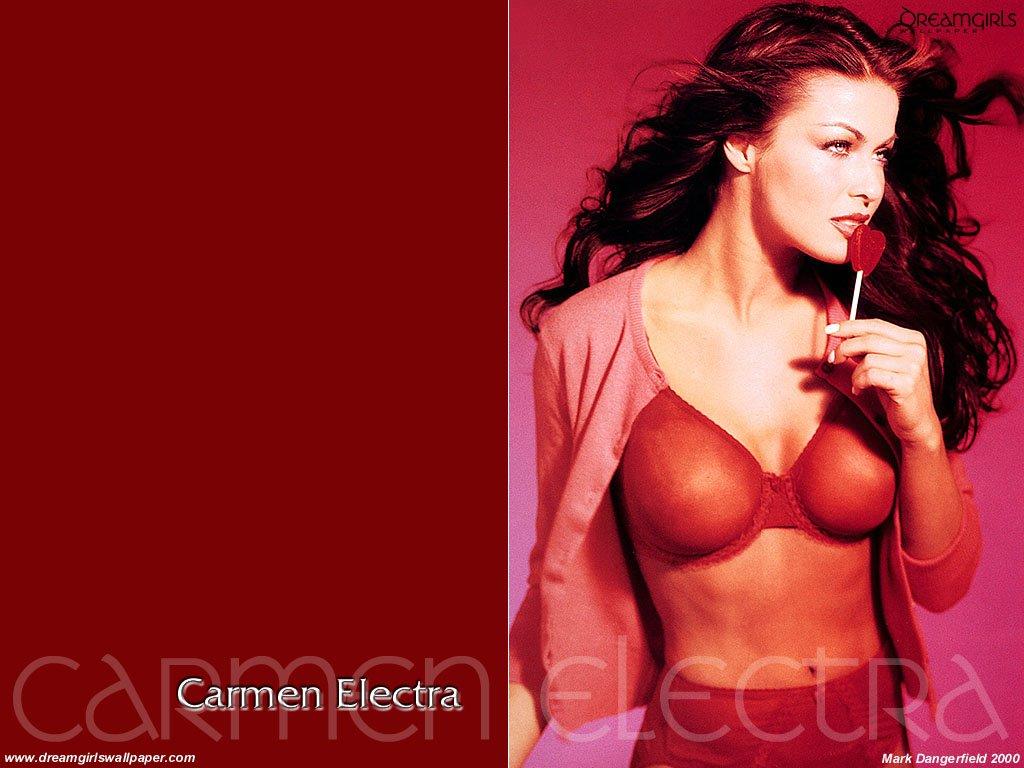 Carmen Electra tits